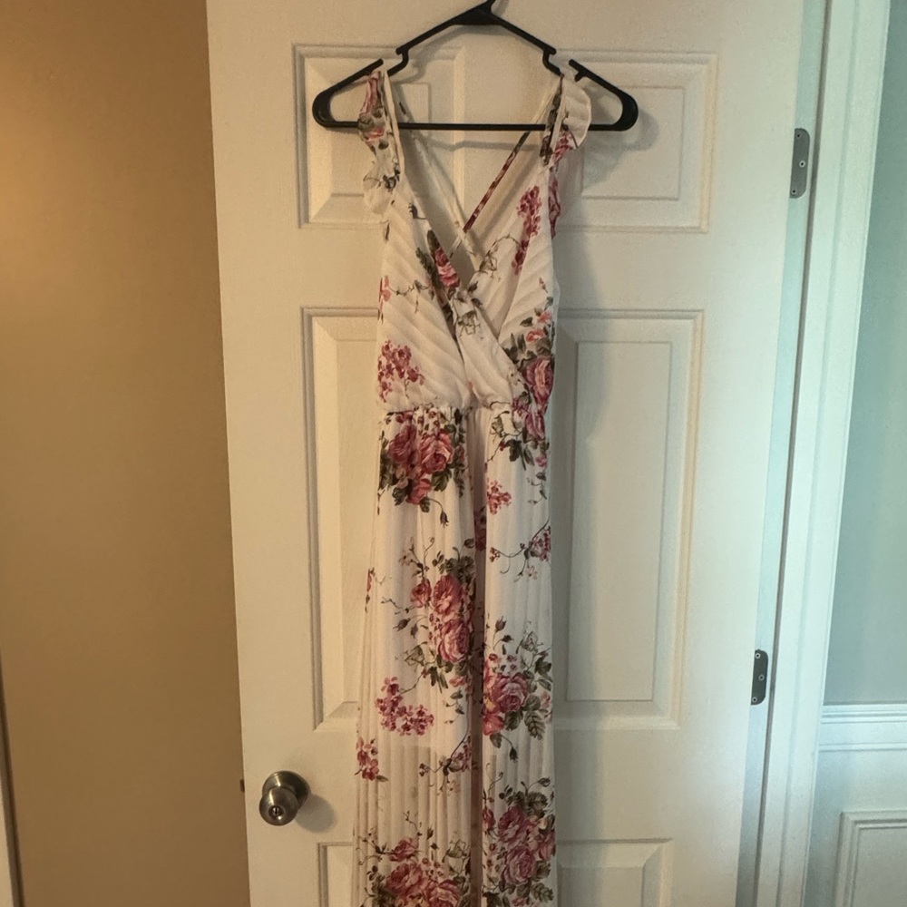 Francesca’s XS Floral Dress